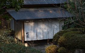 渓谷に佇む隠れ宿 峡泉